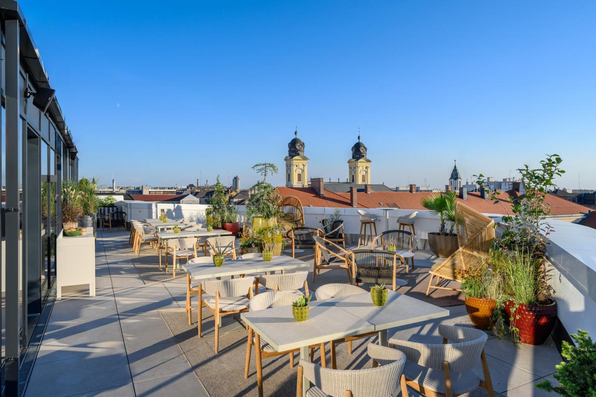 Hilton Garden Inn Debrecen City Center Exterior foto